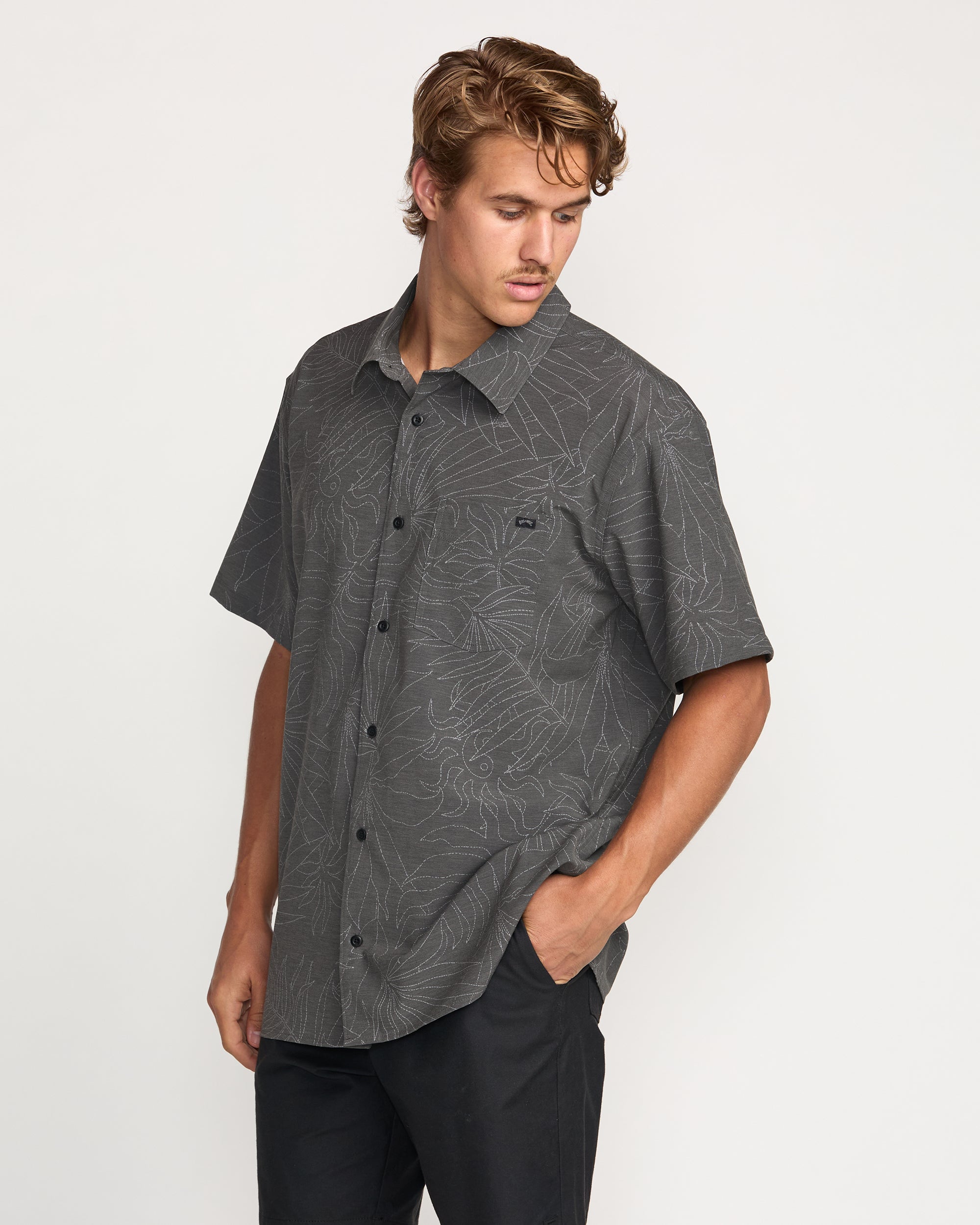 Surftrek Transit Short Sleeve Shirt - Raven - Image 7