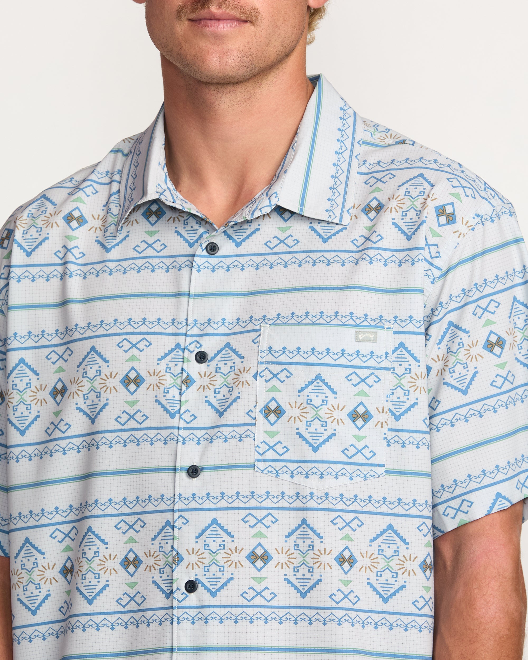 Surftrek Perf Short Sleeve Shirt - Alloy - Image 7