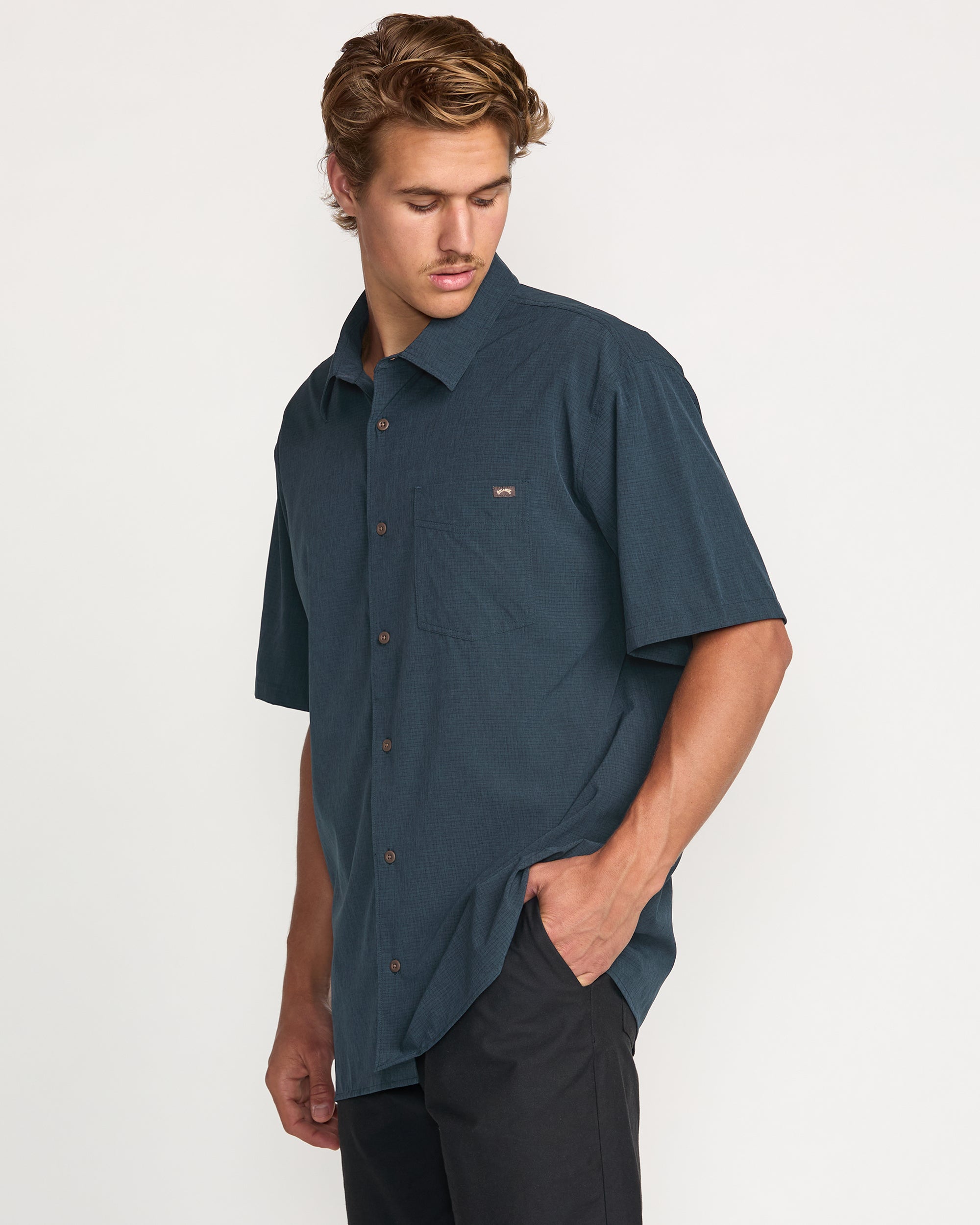 Surftrek Perf Short Sleeve Shirt - Navy - Image 4
