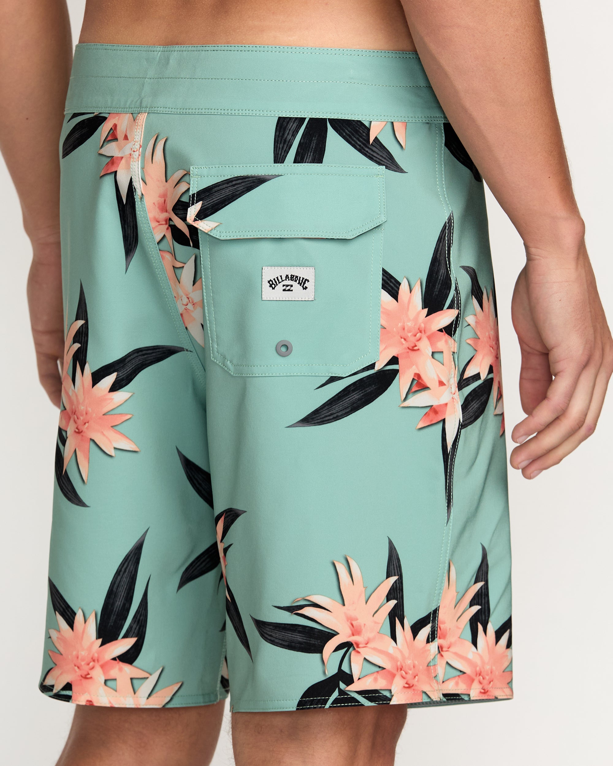 Sundays Pro Performance 19 Boardshorts - Mist Green - Image 8